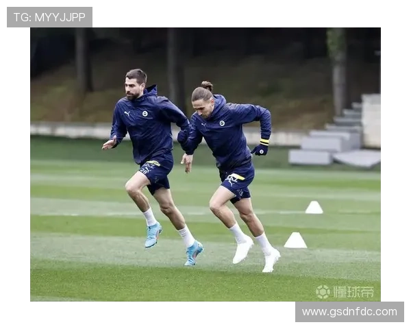 土媒：特拉布宗体育有意同时引进两名日本国脚前田大然和中村敬斗-直播吧