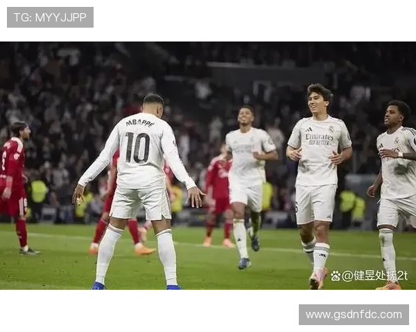 TA：皇马冬窗预计不会有人员调整，在考察后卫和中场球员-直播吧